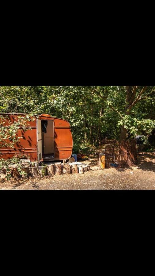 Little Vintage Caravan With Cosy Log Burner Canterbury Exterior foto